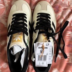 Adidas Men's Black and Cream Sneakers